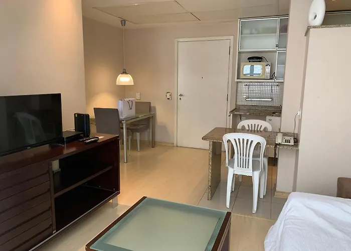 Residencial com serviços 45 metros decorado com sala, suíte, cozinha quadra da praia de copacabana