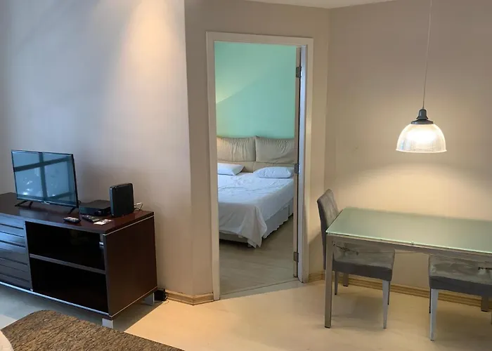 Residencial Com Servicos 45 Metros Decorado Com Sala, Suite, Cozinha Quadra Da Praia De Copacabana
