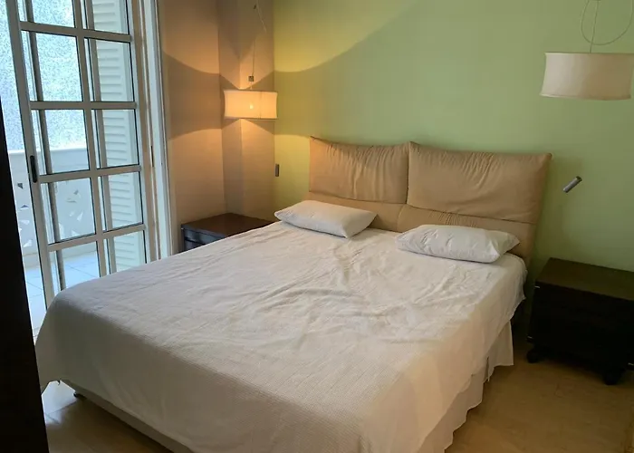 Residencial Com Servicos 45 Metros Decorado Com Sala, Suite, Cozinha Quadra Da Praia De Copacabana