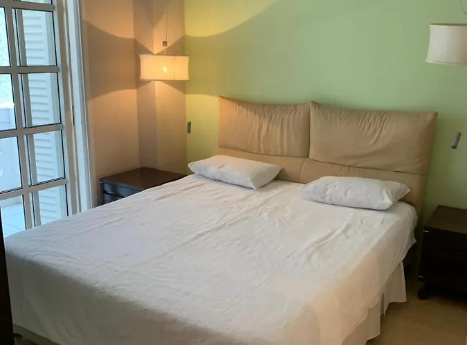 Residencial Com Servicos 45 Metros Decorado Com Sala, Suite, Cozinha Quadra Da Praia De Copacabana
