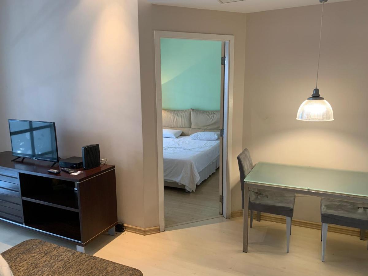 Apartment Residencial Com Servicos 45 Metros Decorado Com Sala, Suite, Cozinha Quadra Da De Copacabana