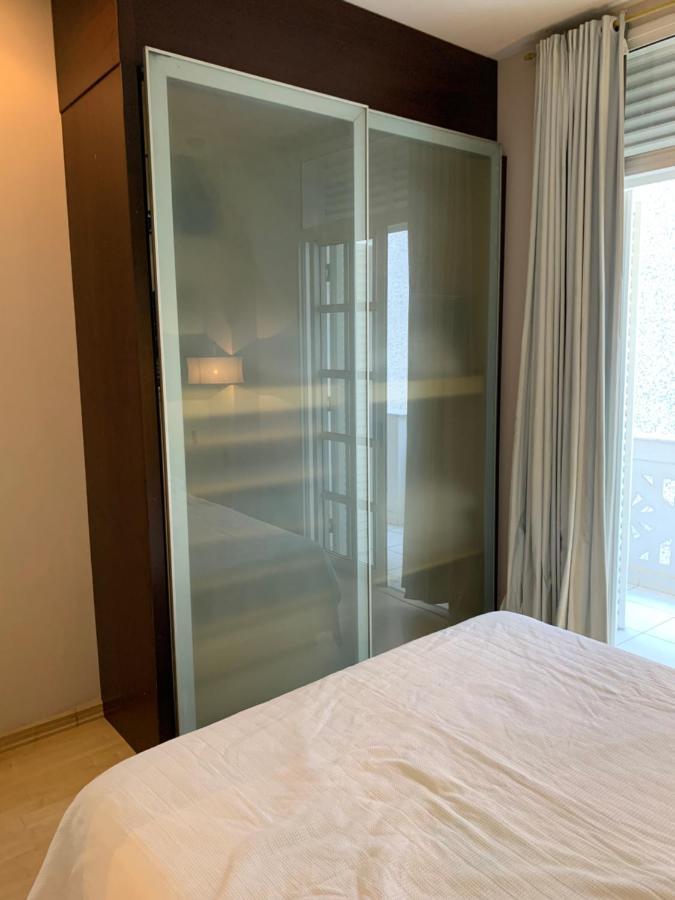 Residencial Com Servicos 45 Metros Decorado Com Sala, Suite, Cozinha Quadra Da De Copacabana Apartment *