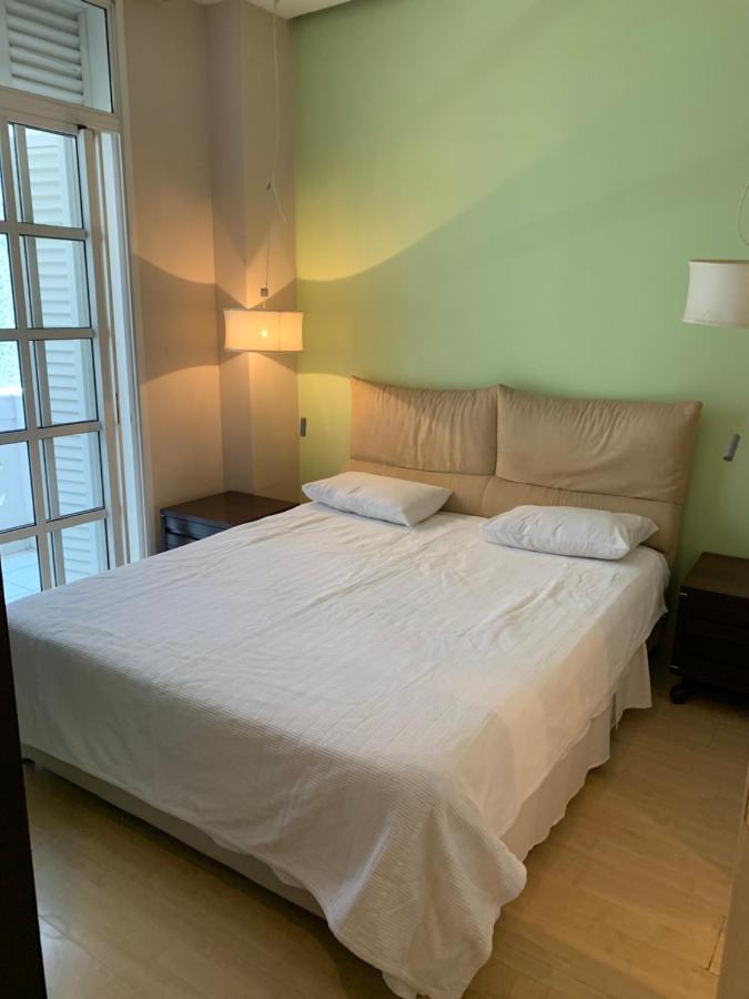 Residencial Com Servicos 45 Metros Decorado Com Sala, Suite, Cozinha Quadra Da De Copacabana Apartment