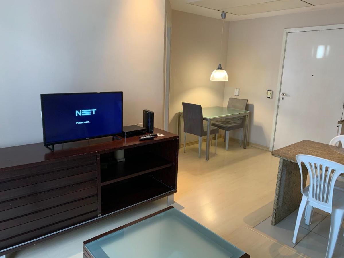 Residencial Com Servicos 45 Metros Decorado Com Sala, Suite, Cozinha Quadra Da De Copacabana Apartment
