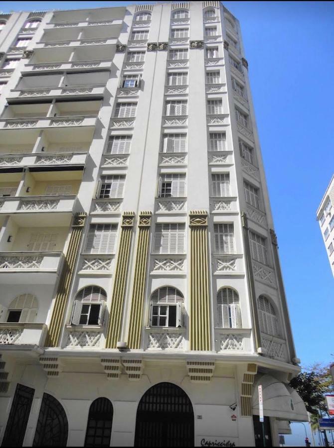 Residencial Com Servicos 45 Metros Decorado Com Sala, Suite, Cozinha Quadra Da De Copacabana *
